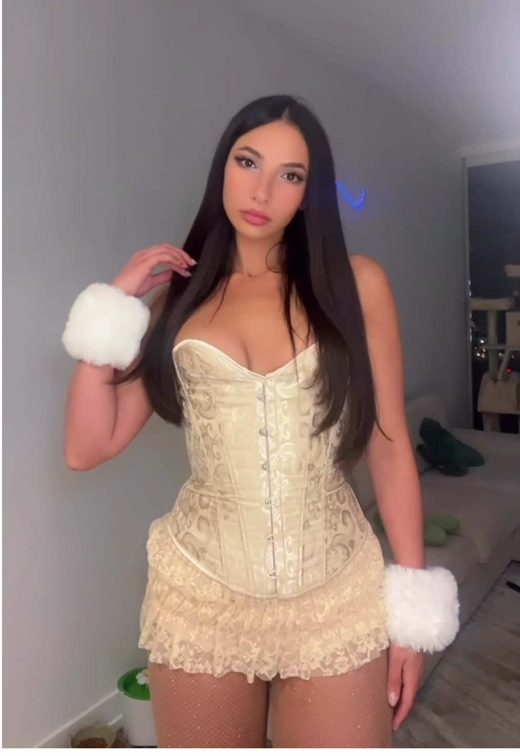 i’m supposed to be a bunny but on night 1 of the halloween weekend saga i lost my ears but we kept pushing through & that’s it  #halloween #halloweekend #foryou #fypシ 