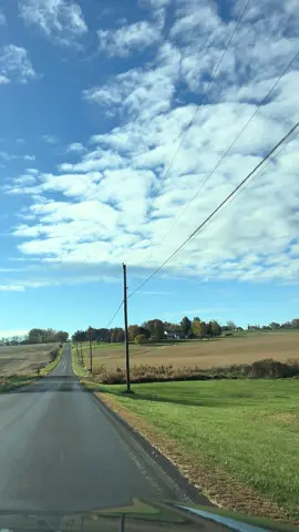 'Cause I am a seeker and you are a keeper You are a leader, won't you show me the way? #countrysidelifestyle🍂 #dolly #fyp #dollyparton #countrymusic #kenyaninusa🇰🇪🇺🇸 #farmlife #countrylifeusa #usatiktok🇺🇸 #countryroads 