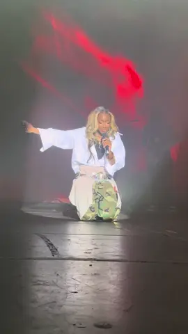 Annatoria London Concert With support artist from DC3 Media #annatoria #dc3media #gospelconcert #gospel #gospelconcert #outerlondon #capturedbyblanche #behindthescenes #behindthescene 