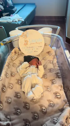Welcome to the world. Lincoln James Marquis Garza 💙 Born 10.30.25 | 5 lbs 