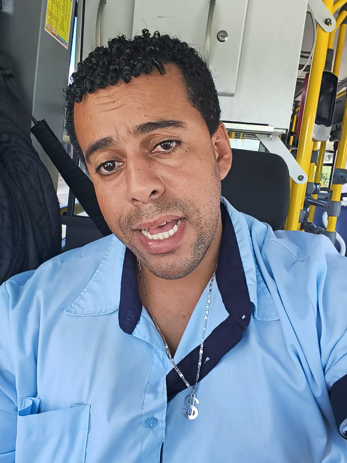 Orange iPhone turn pink 