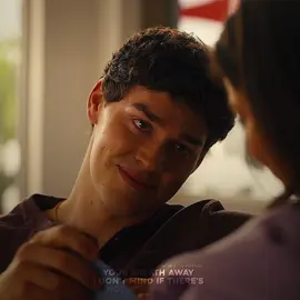 And if I may just take your breath away… 🌝 #sidelined2intercepted #sidelinedtheqbandme @noah beck @Siena Agudong #noahbeckyhott #sienaagudong 