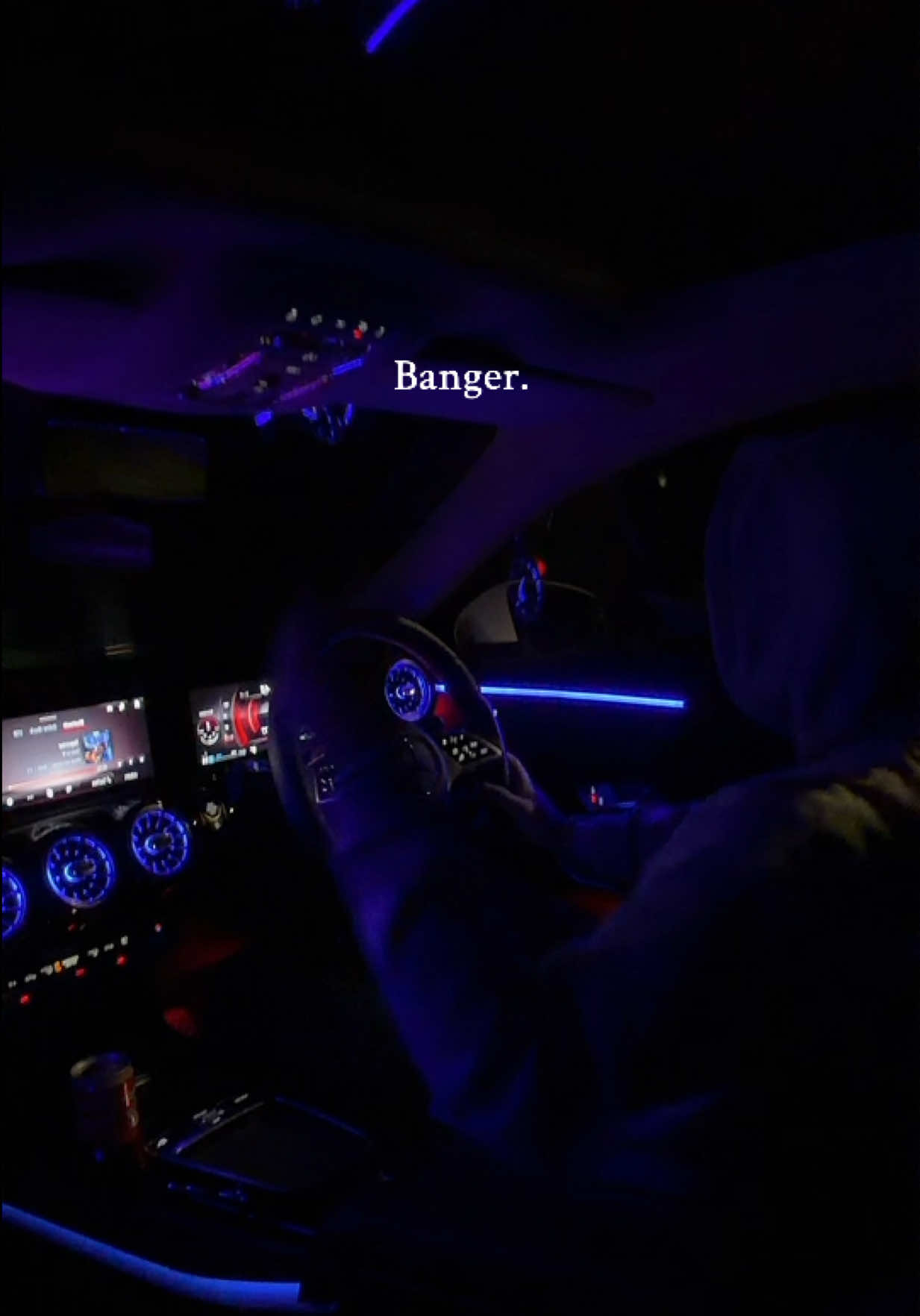 Perfekt zum Abschalten 🥹 #mercedes #banger #klassiker #nightdrive #oldschool 