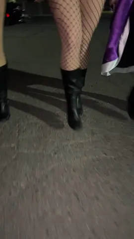 had to do this as the justice league ladies ofc #dccomics #justiceleagueunlimited #blackcanarycosplay #halloween #takingapicture 