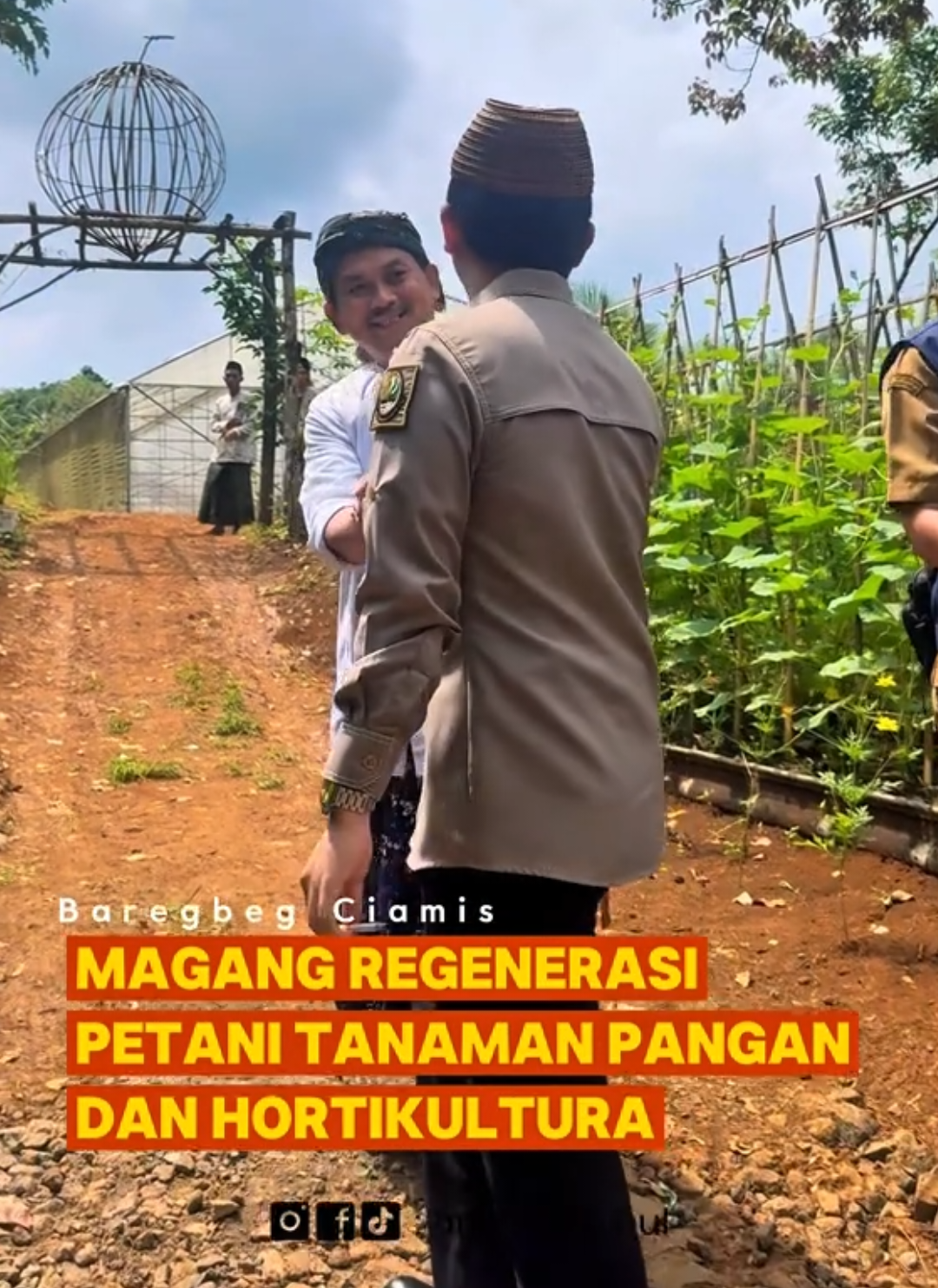 Silaturahmi dalam rangka mendukung program Magang Regenerasi Petani Tanaman Pangan dan Hortikultura. Sebuah terobosan strategis untuk menyiapkan generasi muda yang terampil, inovatif untuk melanjutkan pembangunan sektor pertanian berkelanjutan di Jawa Barat.      Regenerasi petani bukan hanya tentang kesinambungan, tetapi juga tentang menciptakan petani masa depan yang adaptif terhadap perkembangan teknologi dan tantangan zaman. #ariefmaoshulaffandy #RegenerasiPetani #PertanianJabar #Hortikultura #TanamanPangan 