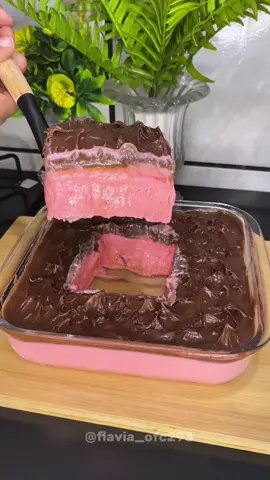 Sensação na travessa 🍓🍫 Simples, cremosa e irresistível 😍 #sobremesa #receitas #doce #receitasfaceis #fyp 