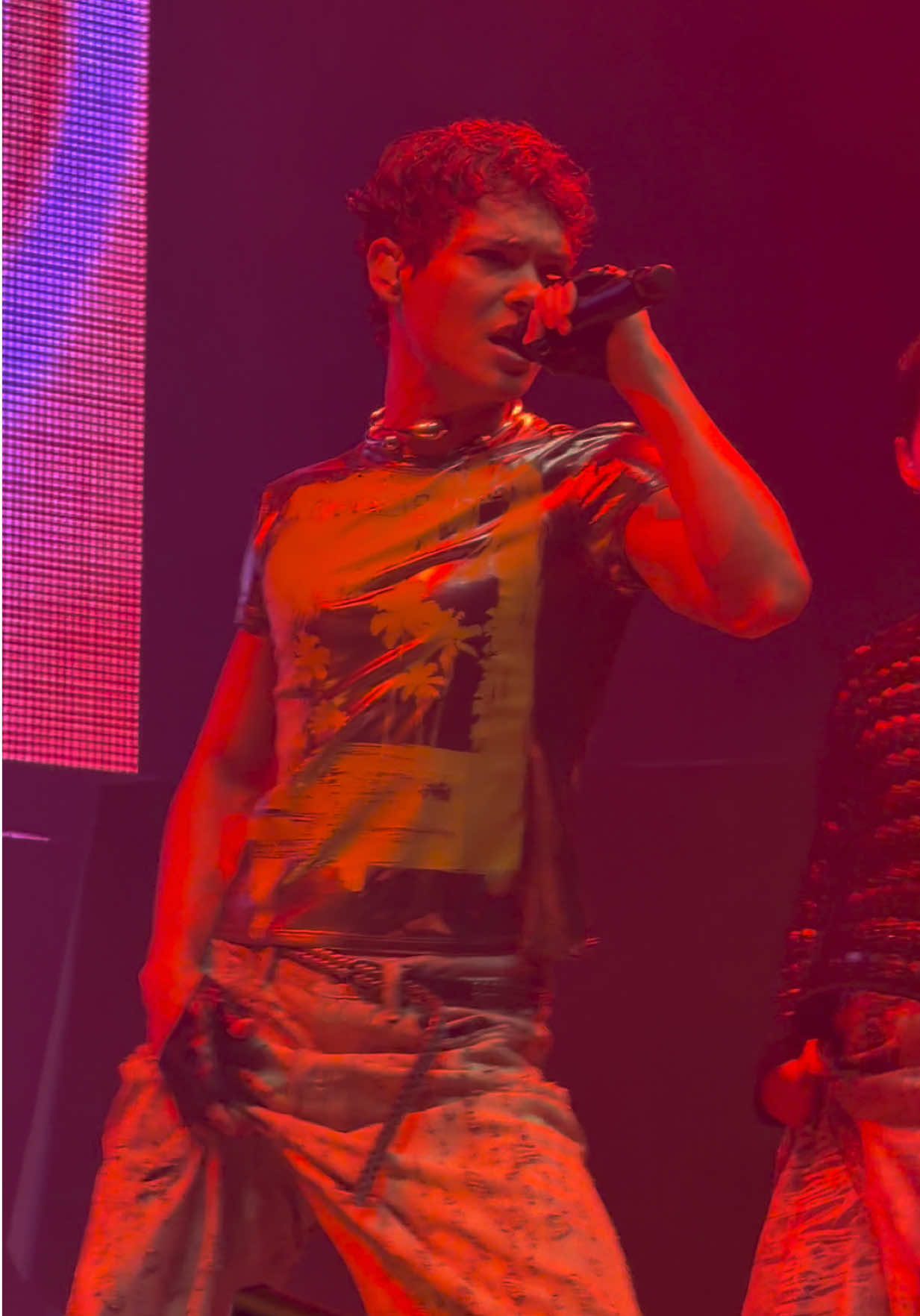 Yo dije ouff at the Midnight Sun Tour in Antwerp🥰 @OMAR #omarrudberg #antwerp #concert #girlfriend #openingact