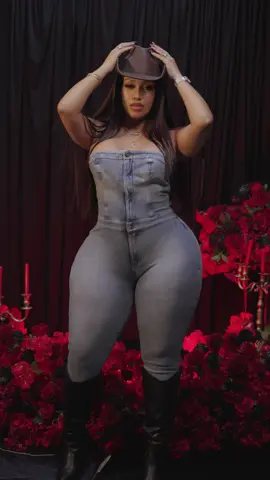 LIGHT BLUE DIAMOND 🩵 LIPO ENTERIZO.  Nueva Colección: VIUDA NEGRA – by LIPOJEANS “El poder no se explica, se siente.”  Detalles:  LIPO ENTERIZO LIGHT BLUE DIAMOND✨ EDICIÓN SUPER LIMITADA. COSTO RD$5,500/ $90US TALLAS: •XS •S• M• L   WhatsApp  829-905-6546 Santo Domingo 829-428-5729 Santiago Realizamos Envíos 📦 Nacionales e Internacionales  #lipo #enterizo #tendencia #viudanegra #nuevacolecciòn