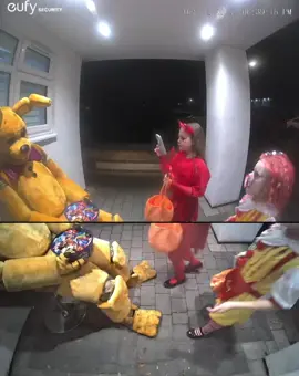 The way they all went flyin at the end 😂 #fyp #trickortreat #doorbellcamera #jumpscare #viral 