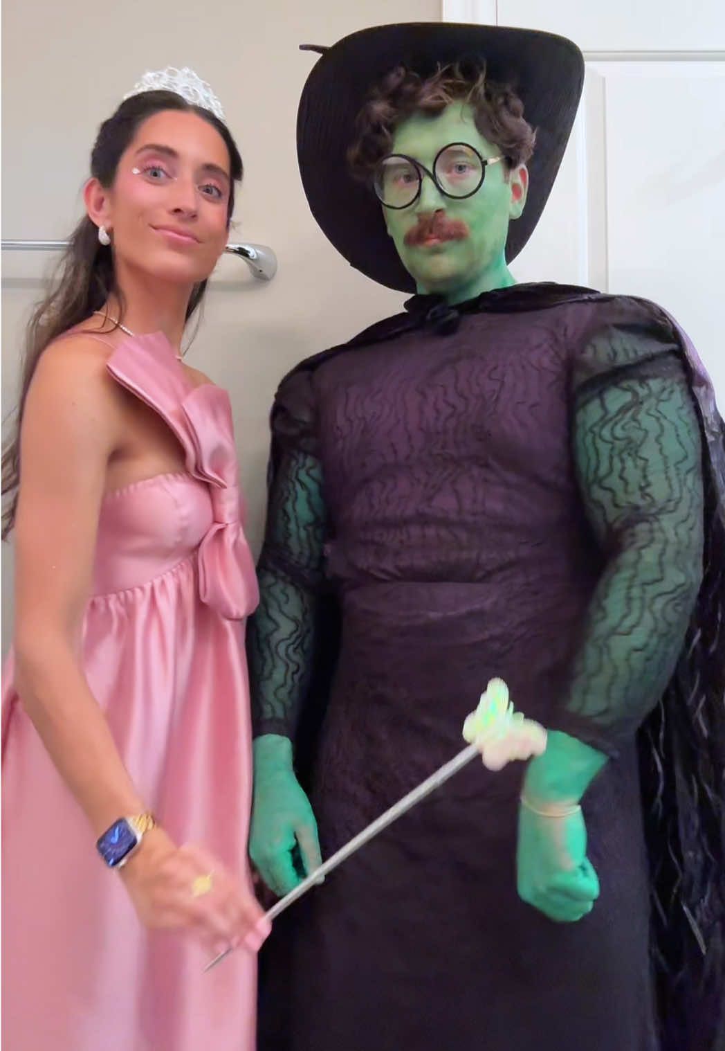 I’m so nice! @Samuel Martino #wicked #transition #halloween #couplescostume 