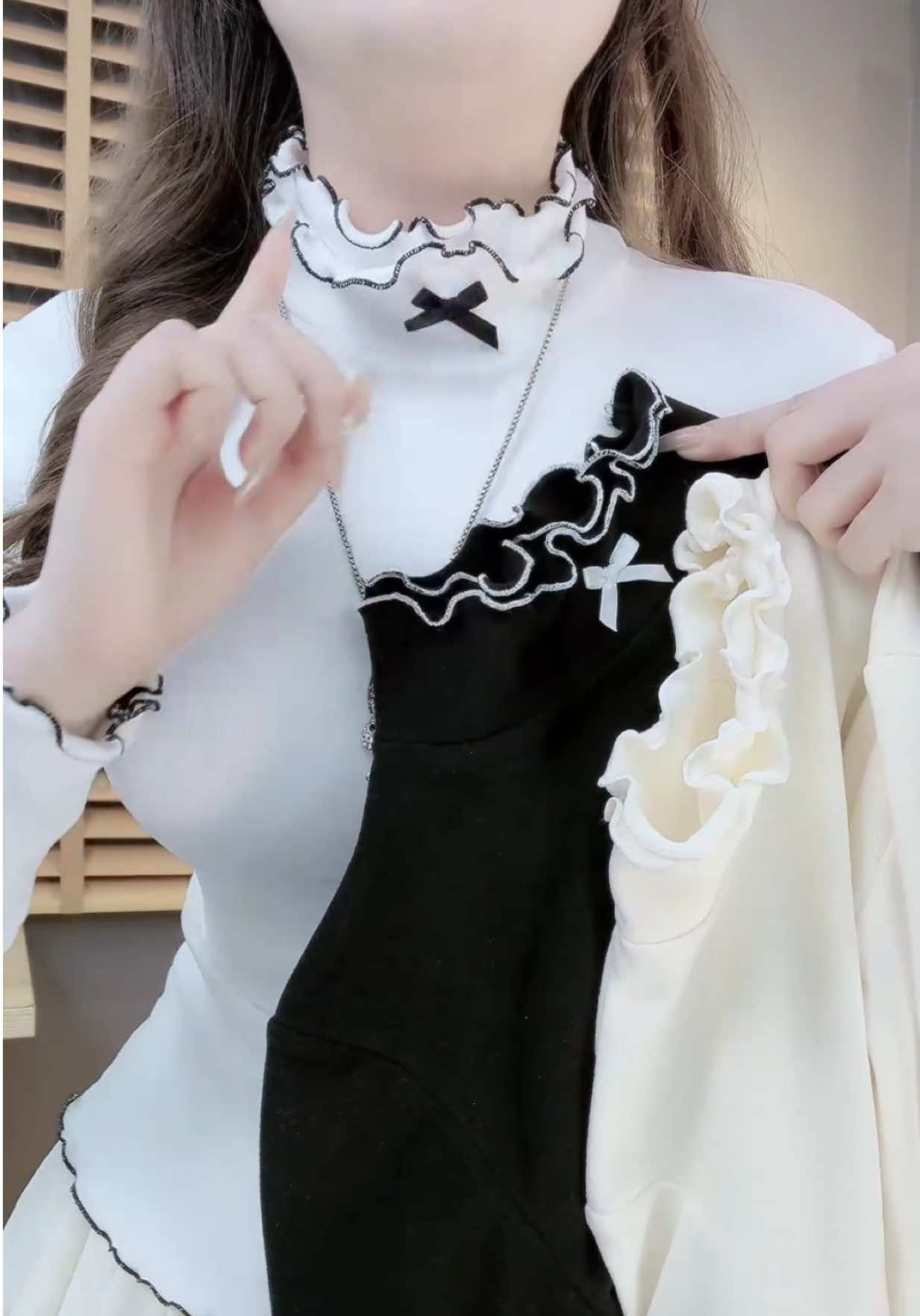 Vào live săn giá tốt nha chị em #tiktoklive #livehighlights #xuhuong #thoitrangnu #aolenquangchau 