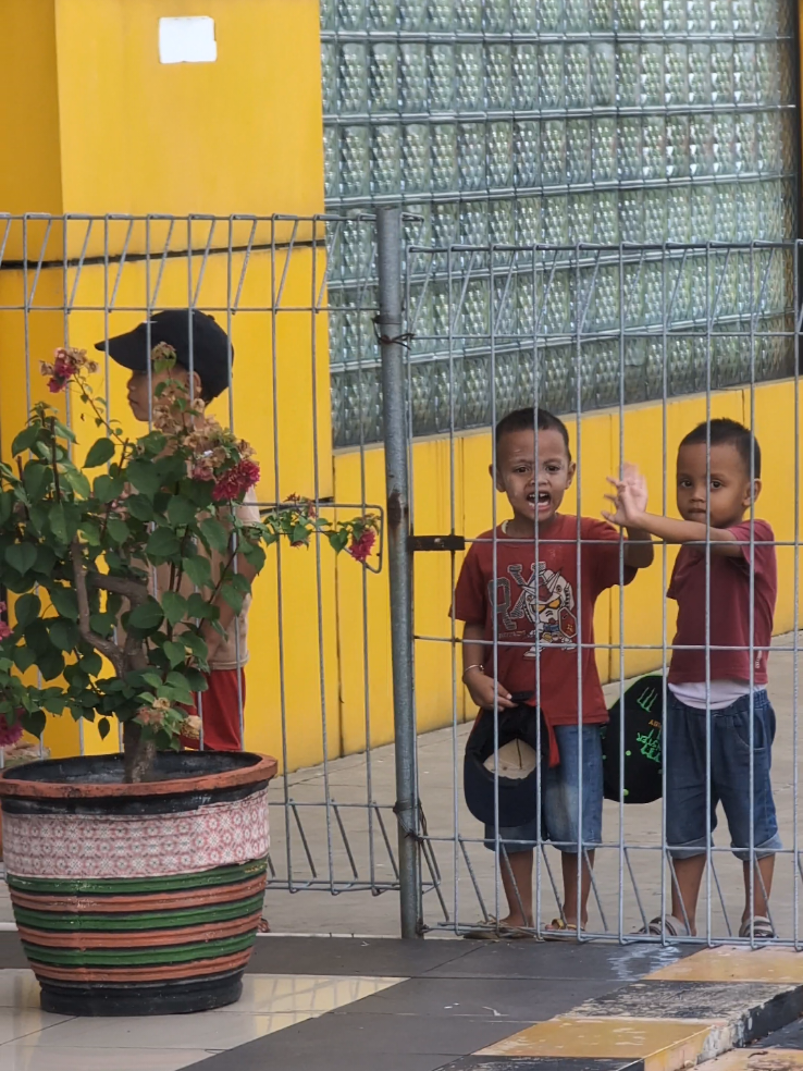 pernah di posisi mereka #railfansindonesia #keretaapiindonesia #stasiun 