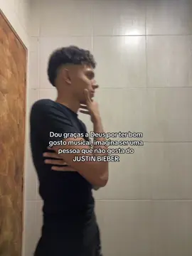 Escuto essa e volto automaticamente pros melhores momentos da minha vida !!  #justinbieber #letmeloveyou #gostomusical #fyy #fyp 