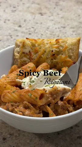 My garlic bread didn’t turn out correctly, i forgot something so please ignore it lol 😂 #minivlog #blackgirlminivlog #Vlog #cookwithme 