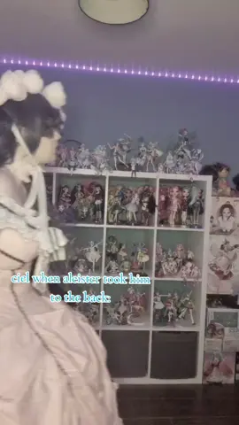 guys buy my stuff on vinyed i beg...i gotta save for megacon||#blackbutler #cielphantomhive #cosplay #chaoticchuuya #chaoticchuuya 