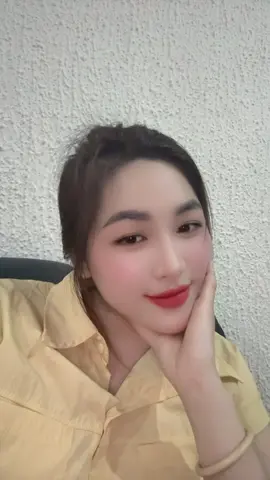 Em mệt mỏi lắm nhưng ai đâu hiểu, thoi cố gắng mỗi ngày vậy 😌😌♥️