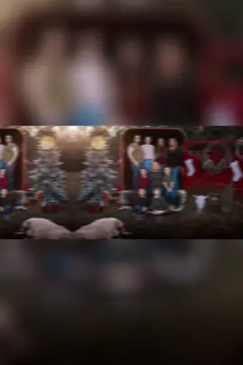 I love Christmas minis 🎄❤️  Follow my photography page @Jaycee | Kansas Photographer🌻  #kansasphotographer #familyphotos #cowboychristmas #western #highlandcow 