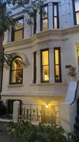 Hello, you. #you #joegoldberg #beck #beckhouse #nyc 