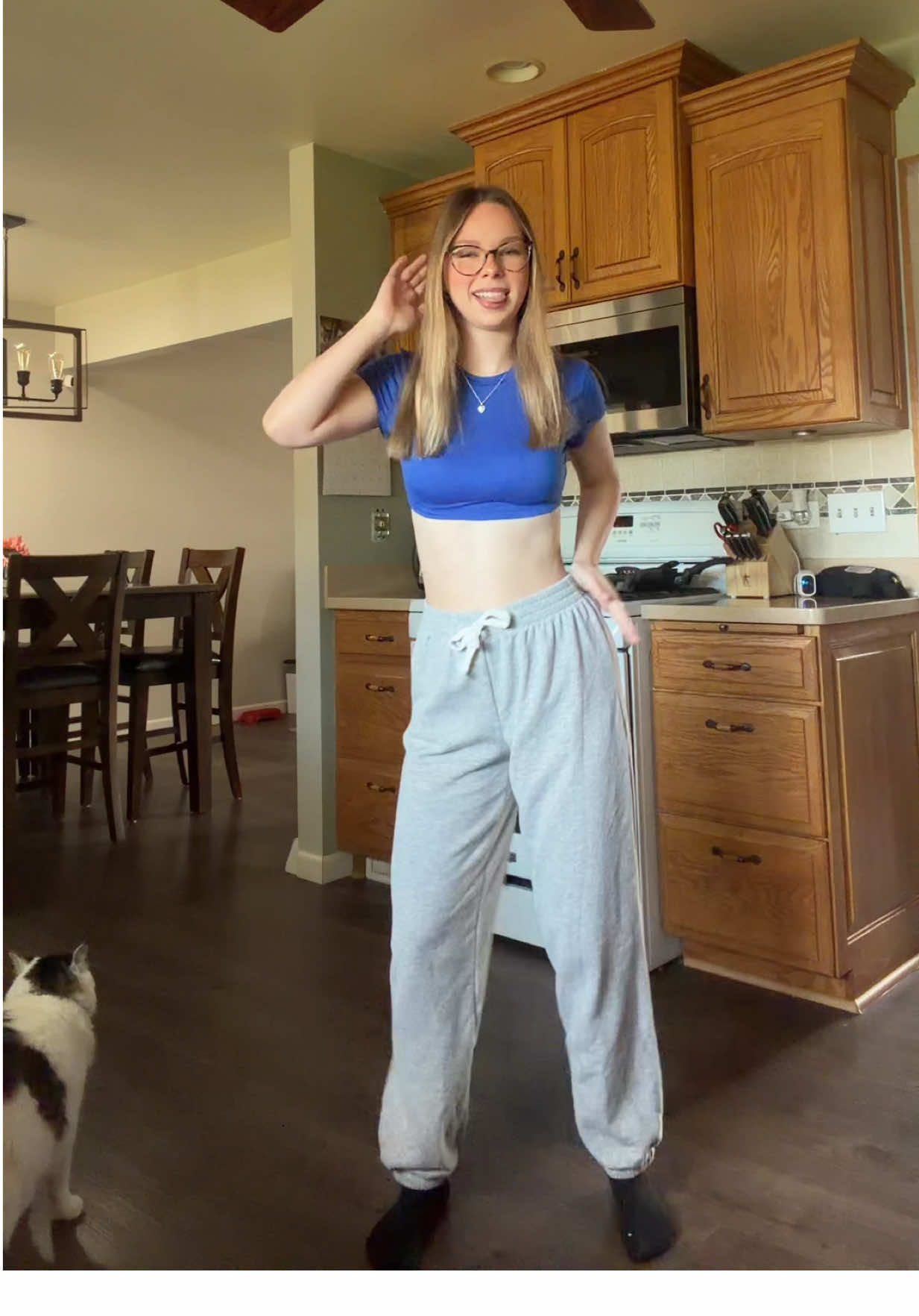 Milo’s waddle… IM DYING. #fyp #tiktok #dance #tiktokdance #trending 
