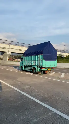 #cantermaniaindonesia #cctv_truck_indonesia#storysupirtruk #pesonadrivermuda #cmic_indonesia @santiseptiani93 