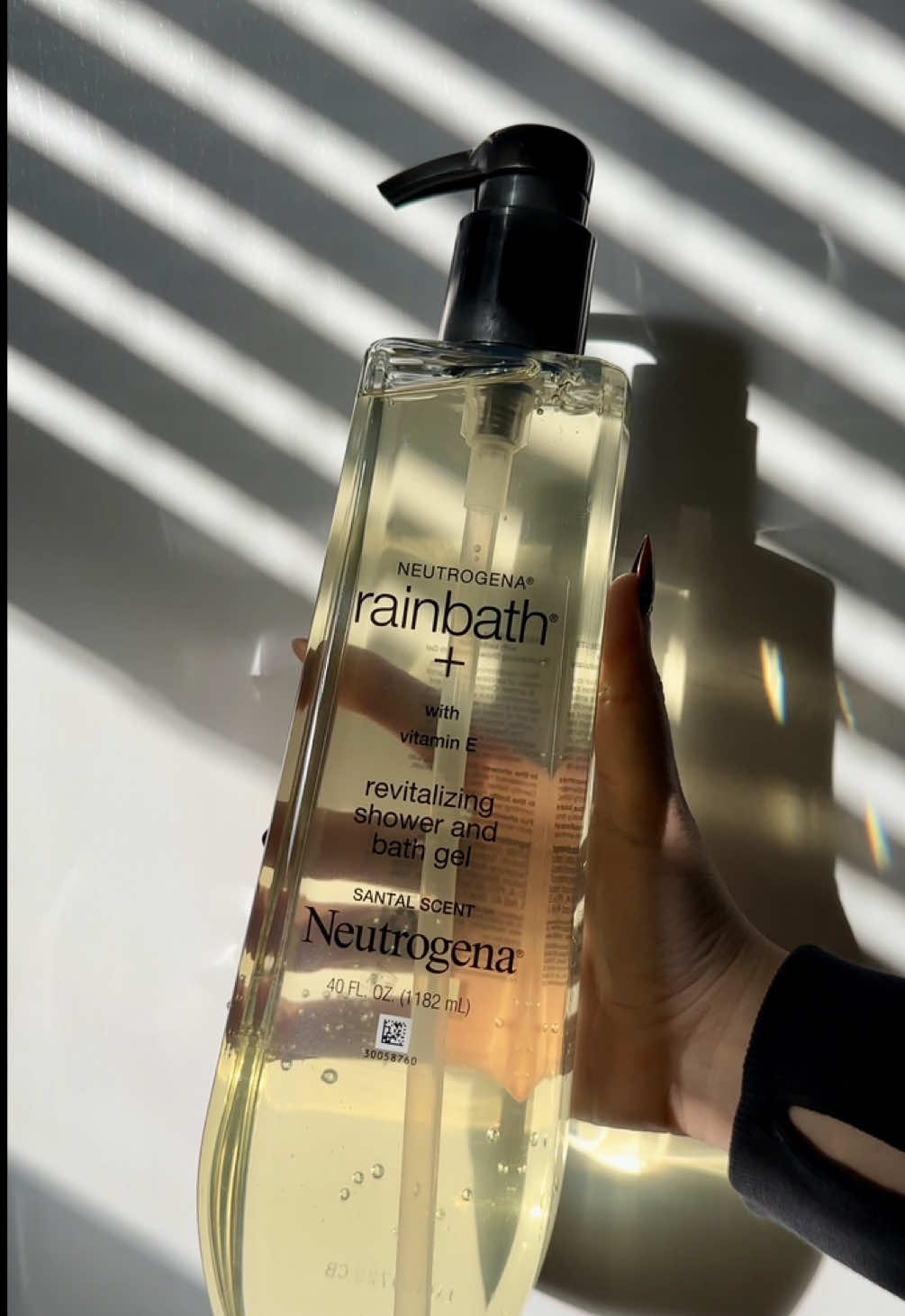 #AD The new Santal Rainbath is here🧴🫧 warm, woody, and perfectly cozy for the holiday season 🧸 available exclusively at Costco for a limited time —don’t miss the $5 off deal from 11/17-12/25 ✨ #RainbathSantal #CostcoFinds @Costco Wholesale @Neutrogena #neutrogena #costcobeauty 