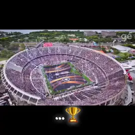 Que homenagem maravilhosa, vale a pena assistir! Comenta e segue pra mais👉🏼 @robertocarso 🔥🔥🔥 matéria ge esporte #botafogo #libertadores #buenosaires #viralreels #sportsontiktok @Botafogo 