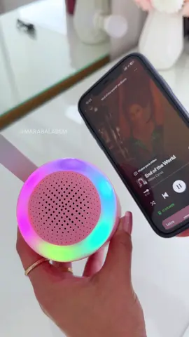 Eu amei essa caixinha de som, além de ser linda, o som é alto.  Tem entrada para micro sd e usb, e claro, conexão Bluetooth 💖✨ #caixinhadesom #musica #tiktokshop #unboxingvideo 