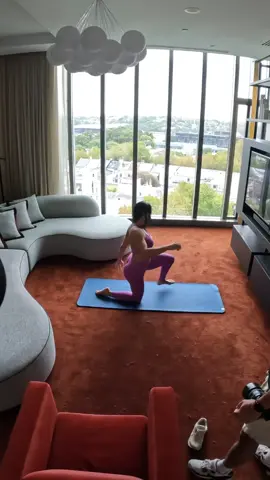 It’s @Jenny Lopes #photographersoftiktok #photographersoftiktok #photographerlife #lululemoncheck 