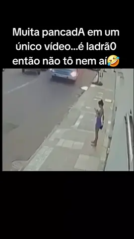 Eita 😱 Qual sua opinião? o que será que tinha na bolsa? #news #noticias #social #fyoup #fazol 