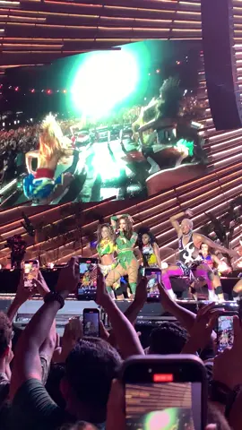 SUA CARAA @Ohana Lefundes  #anitta #globalcitizen #belém #pará 