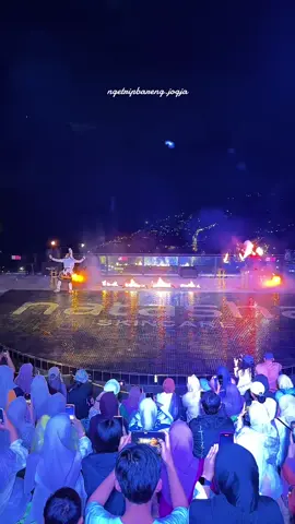 🔥Sesekali lihat Anoman Obong di Obelix Sea View, salah satu pertunjukan paling seru yang wajib kamu lihat saat di Jogja! 📸 Suasana, api, dan seni jadi satu! 📍Yuk liburan bareng kami lewat paket wisata Jogja — klik link di bio & siap jalan! 🚘Sewa Mobil + Driver Jogja 🗺️ Paket Wisata Jogja 👨‍👩‍👧‍👦 Family | Solo | Private Trip 📍 Start From Yogyakarta #sewamobiljogja #paketwisatajogja  #wisatajogja  #obelixseaview 