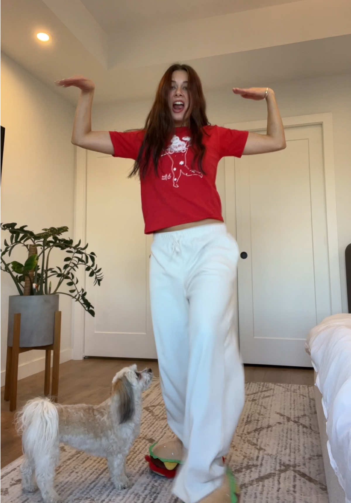 When the music takes over your body… literally 🕺🏼 Baby tee @In Print We Trust ♥️ shop my faves in bio, code SHELBYM10 #cheeseburgers #musictakeover #calgarycreator #inprintwetrust #yycdancers 