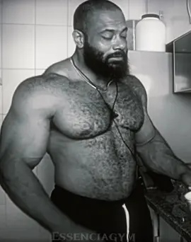 Julio no auge🔥 Use meu cupom na @Max Titanium - Loja:essenciagym  #juliobalestrin #maxtitanium #gymedit #academia #motivação 