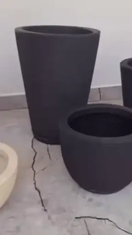 Dê uma olhada em Kit 4 Vasos Texturizados Planta Flor Polietileno Coluna Redonda N1 N2+ Bojo N1+Bacia N1 com Prato. 🛍️📦 Link nos comentários 👇🏻