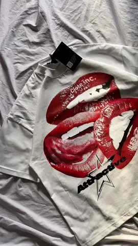 tshirt boxy keren ada disini buruan cek keranjang kuning #tshirtkeren #rekomendasitshirt 