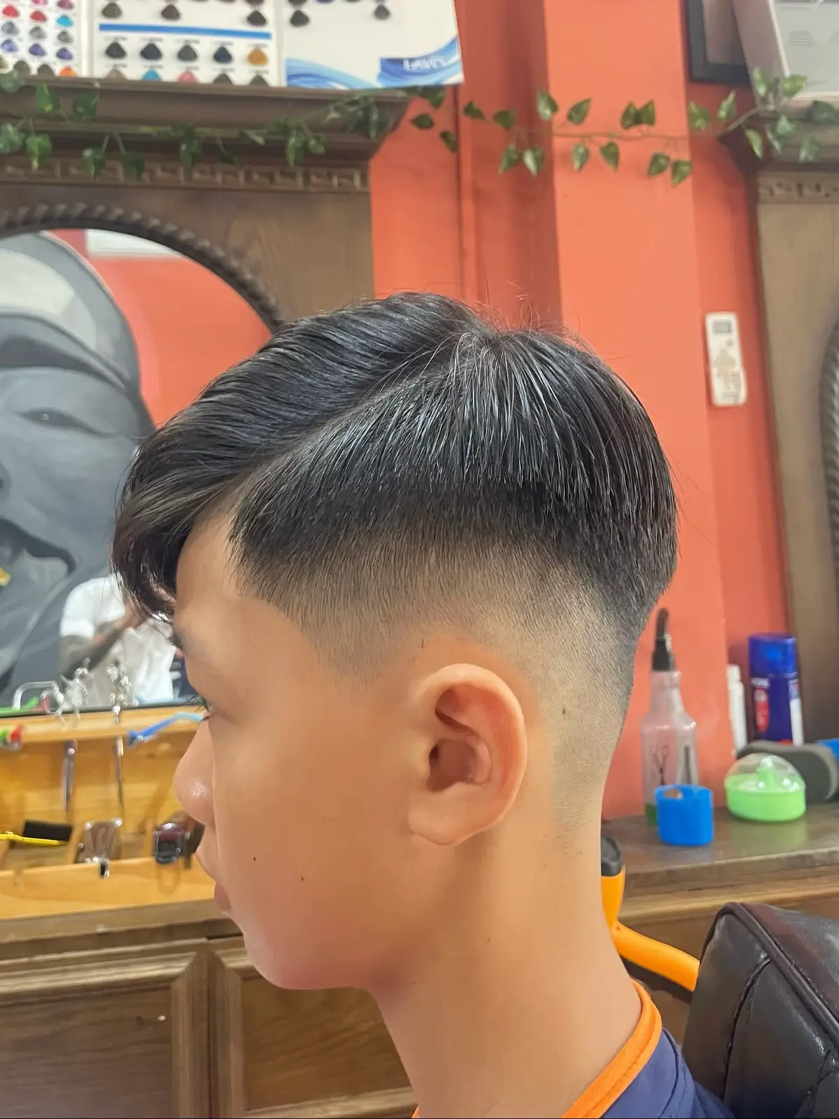 1 2 tháng vẫn chỉ là chập chững 1 2 năm vẫn chỉ là cơ bản Vậy cuối cùng. Đâu mới là điểm cuối của nghề này #barber 