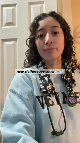 New stethoscope cover ☠️🦴 from @Love Huvet !! Also am loving my new @BounceCurl brush lol. What do you guys think of the cover? :)  #veterinarymedicine #vettechtok #microinfluencer #vettech #fyp 