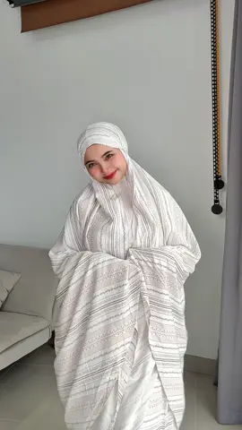 bahanya adem dan jatuh🫶🏻gabakalan gerah kalo lagi panas juga🌚🖤 #mukena #mukenarayon #mukenalebaran #rekomendasimukena 