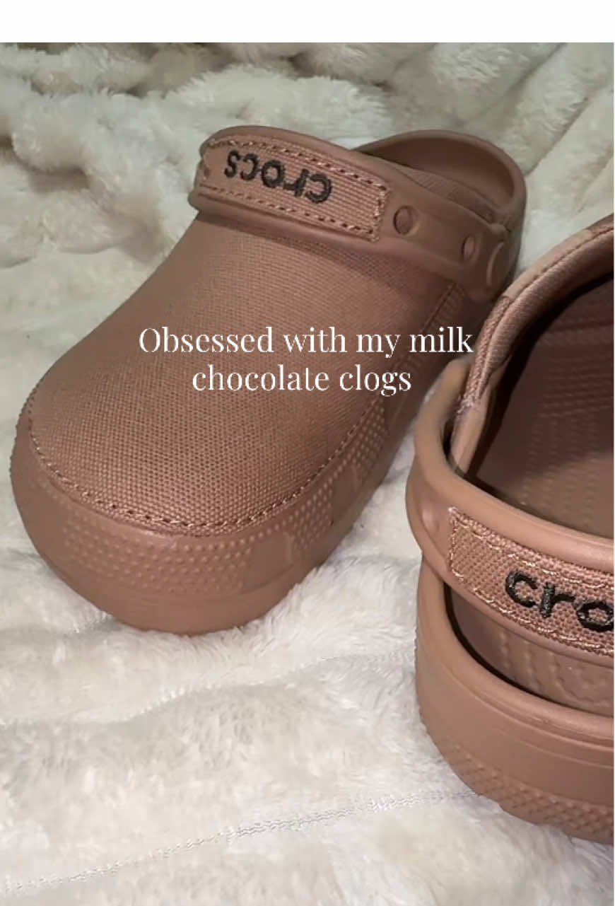 @Crocs  In my Brown Era! #crocs #crocsclogs  #clogs  #clogshoes  #fallshoes 