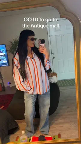 Got dressed quick without thinking about it but ended up loving this chill fit, also loved it the store, we got the cutest vintage Christmas ornaments, a vintage barbie for my grandma and other goodies 🥹 #sundayactivities #OOTD #antiquemall 