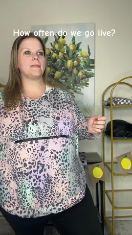 Live sales everyday! #SmallBusiness #livesales #bags 