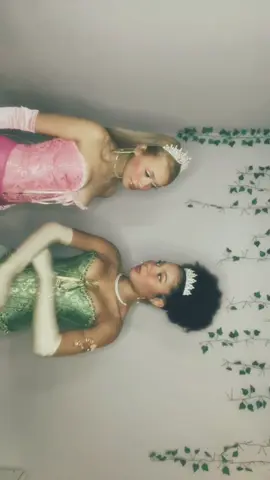 #disney #fyp #princesatiana #amigas #aprincesaeosapo 