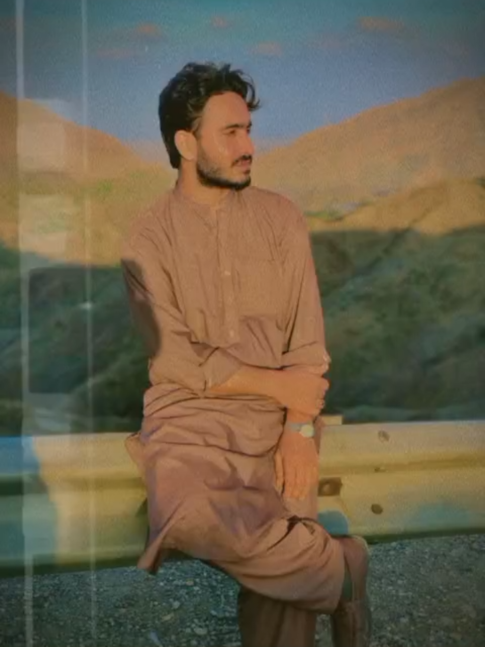 مخ چې دا ستا په کوم طرف شي اشنا وایه بیا هلته مخ د چا پاتې دے - حمزہ بابا  ♥️  #random #fyp 