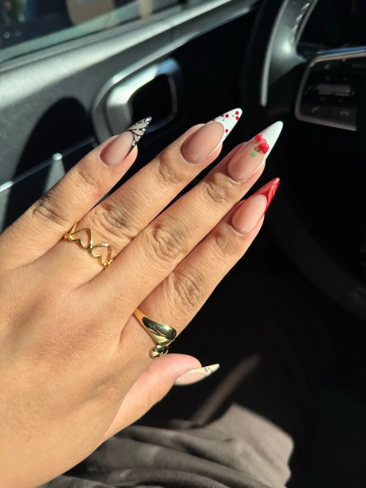 Never been this obsessed with any other press on nails before!! #btartboxnails #btartboxpressonnails #pressonnails #pressons #nails @BTArtboxnailsofficial 