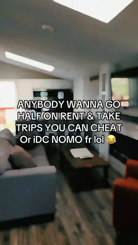 Let’s go idc #girlfriendapplication #cuddlebuddy #fyp #soloconcert 