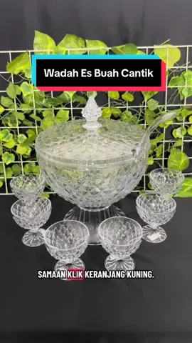 Wadah es buah cantik yg sudah komplit dapat gelas dan centong nya juga. Dilengkapi dengan tutup jd lebih higienis. Yuk samaan bun klik keranjang kuning. #wadahsopbuah #wadahesbuah #wadahcantik #wadahesbuahakrilik 