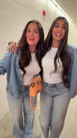 twin n em!!!!!🖤🧡🐅 ✨ @peytonmoropoulos #whodey #cincinnati #cincinnatibengals #nfl #twin 