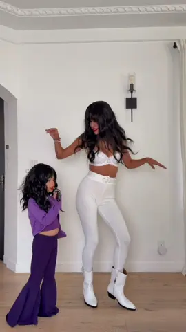 anything for Selenassss 🤍 Halloween 2025 with my mini 