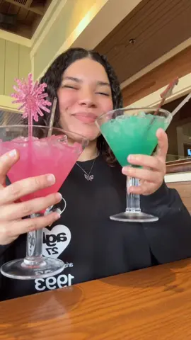 Oh, sweet oz ✨🩷💚 #fyp #wicked #chillis #margaritas #wickedmovie @Wicked: For Good @Chili’s Grill & Bar 
