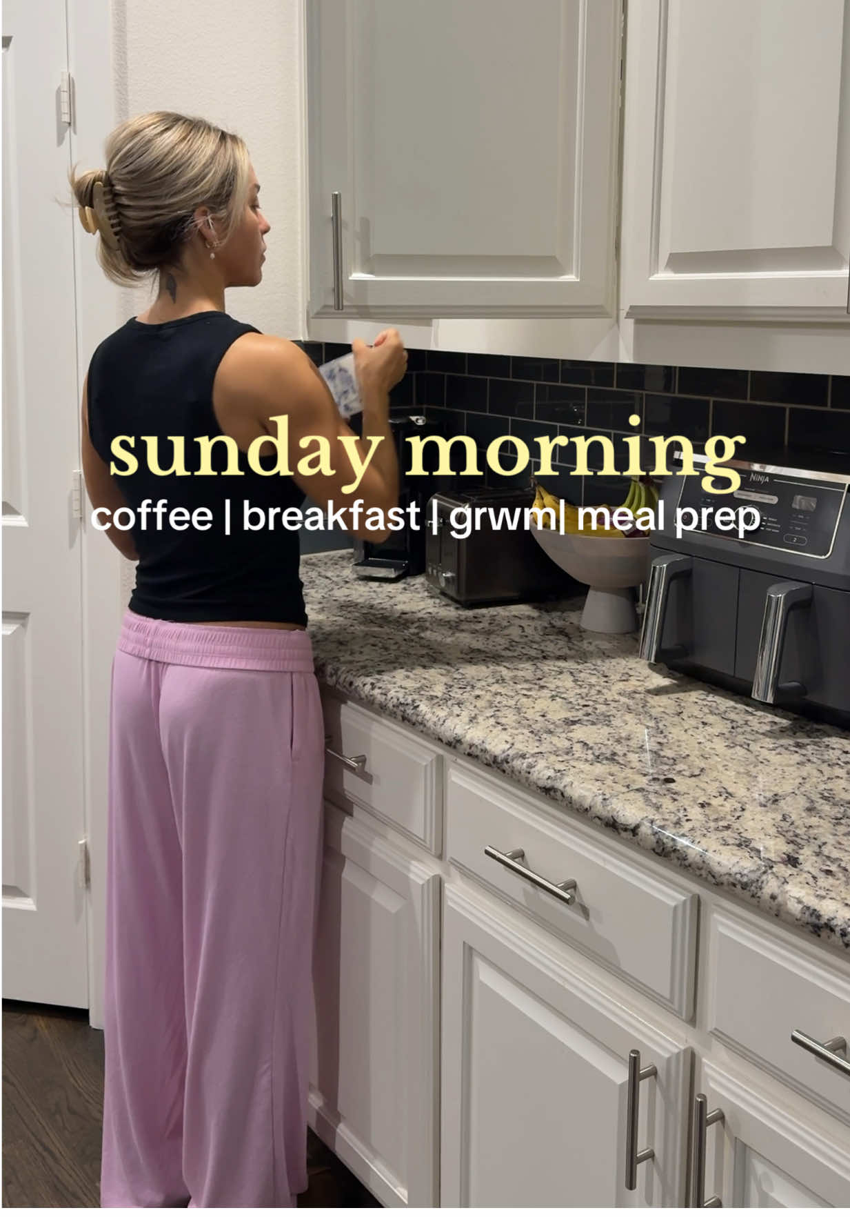 What a typical Sunday morning looks like for me ✨ - took advantage of the extra hour this morning and had coffee in bed scrolling Pinterest! I’m obsessive when it comes to laundry in general haha but clean sheets to start the week is a must 🫧🛏️ Eggs and chicken sausage scramble taco has been such a good breakfast lately, I’ve been loving it! 🥓🍳 I also have been loving my new @@Shark Beautyhair dryer! I’m still getting used to it compared to the Dyson but I’m really loving it. Got ready, watched some football while starting my meal prep for this week 💪 stay tuned for haul and prep!!  How do you like to spend your Sundays? ##sundaymorning##miml##morningroutine##slowsunday##morningvlog